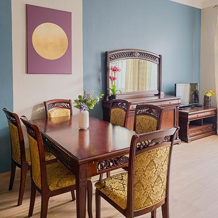 פראג Modern Cozy Apartment By Ruterra מראה חיצוני תמונה